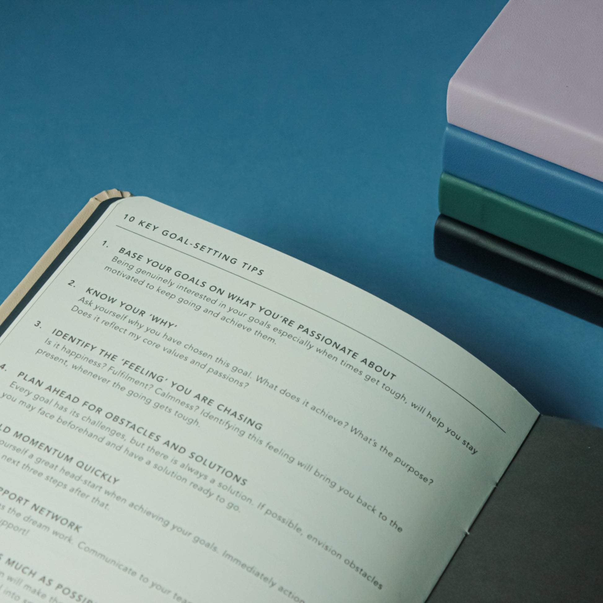 2025 Weekly Spread Diary - Black