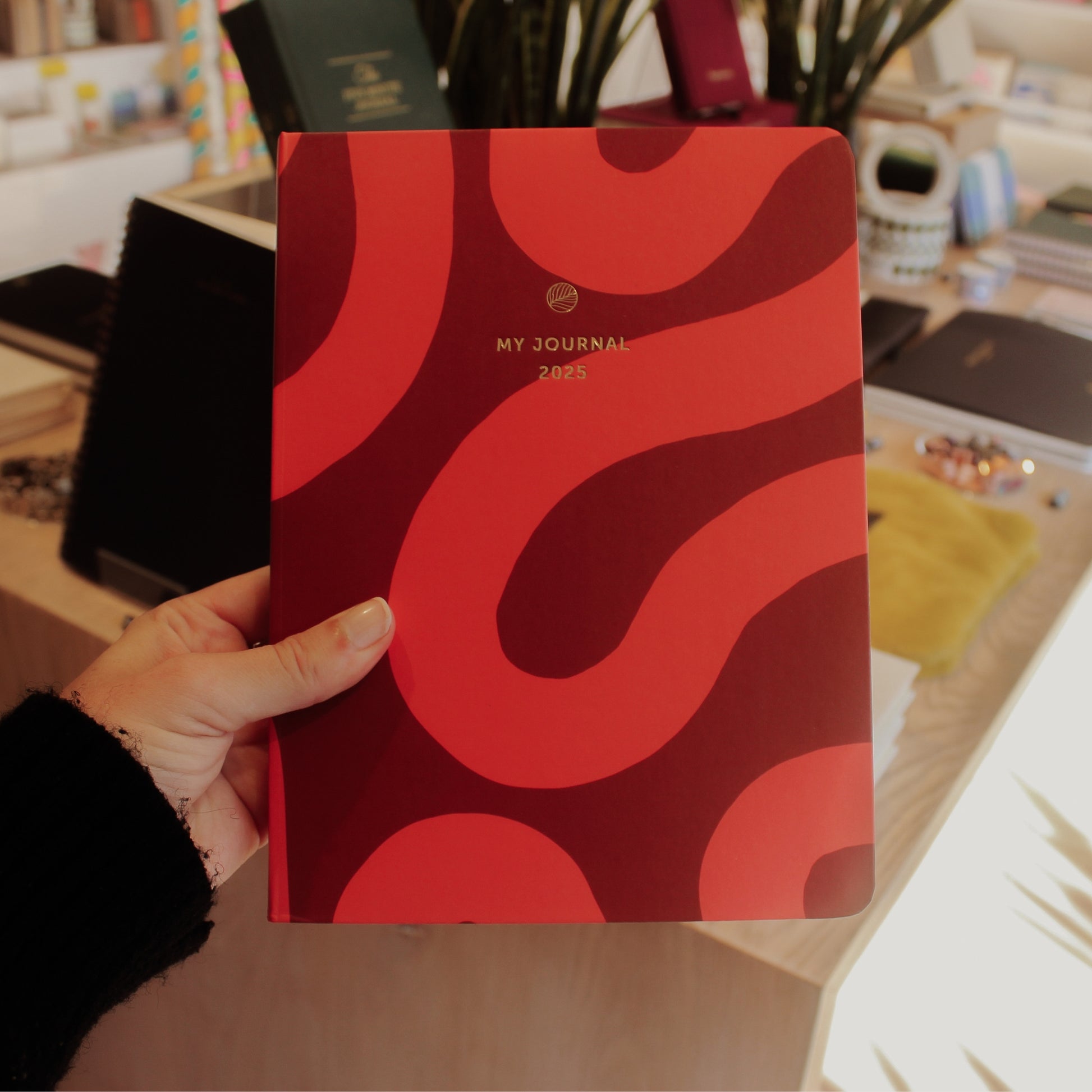 2025 My Journal Weekly Diary - Flow Coral