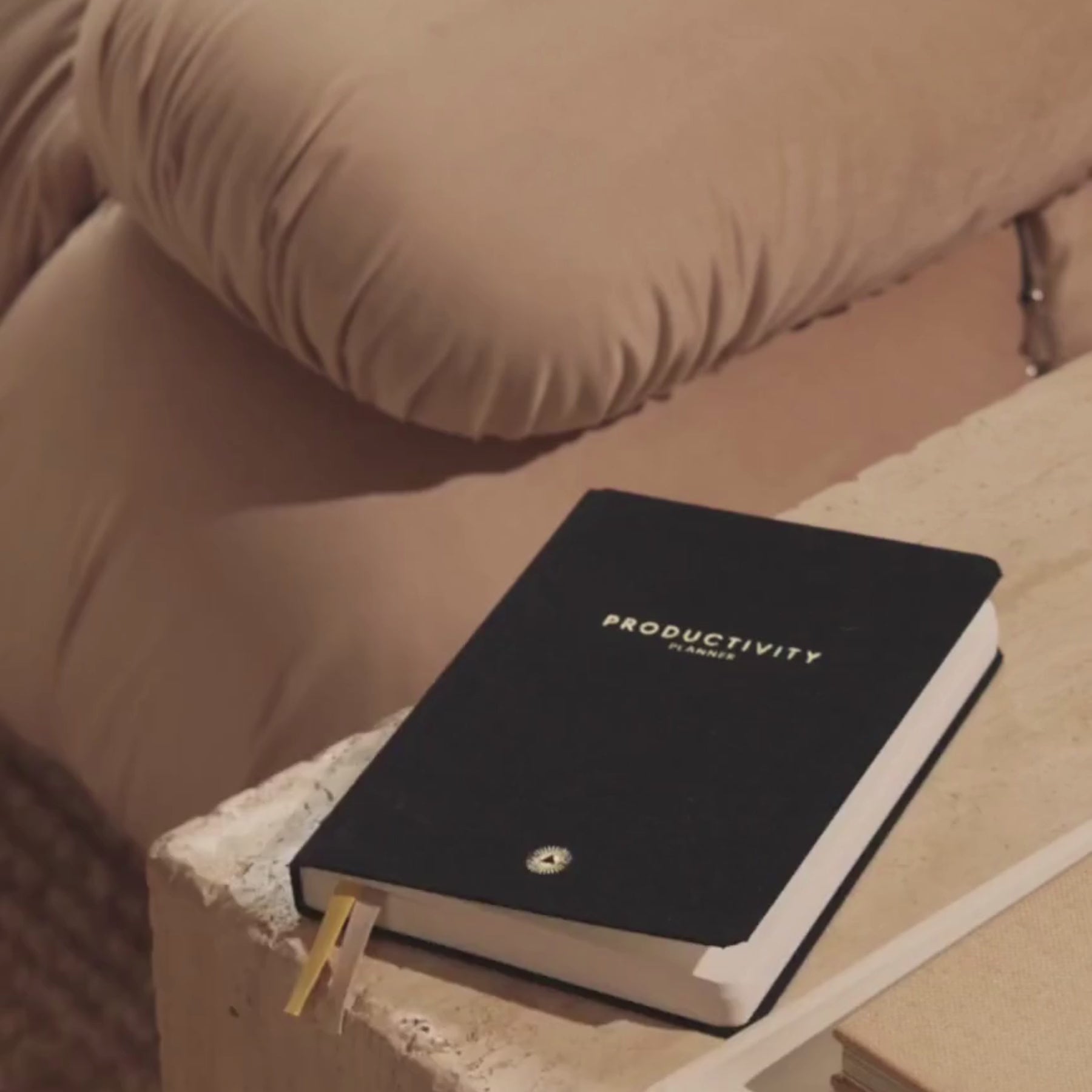 Daily Productivity Planner - Black