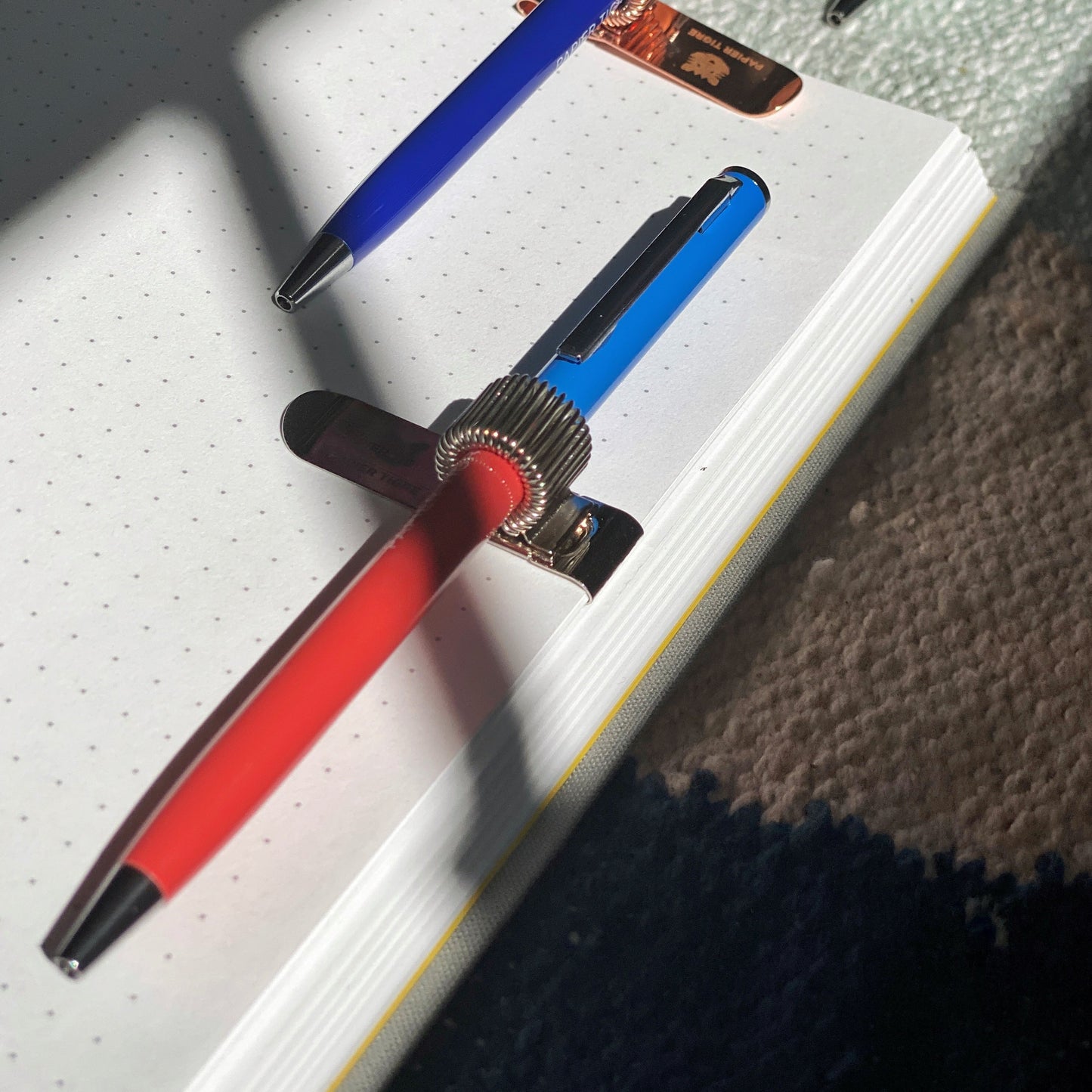 silver papier tigre pen clip