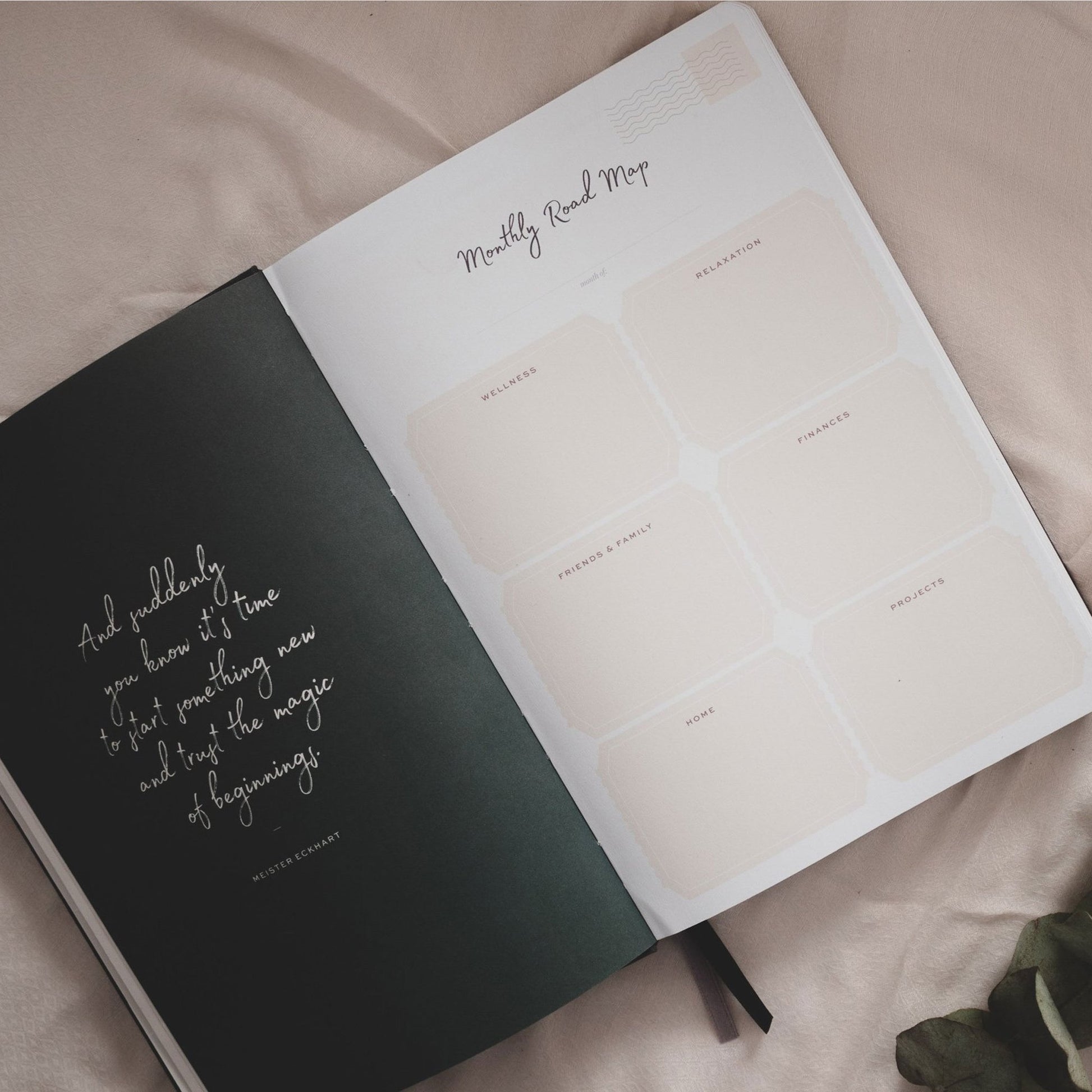 Undated Weekly Planner - Linen